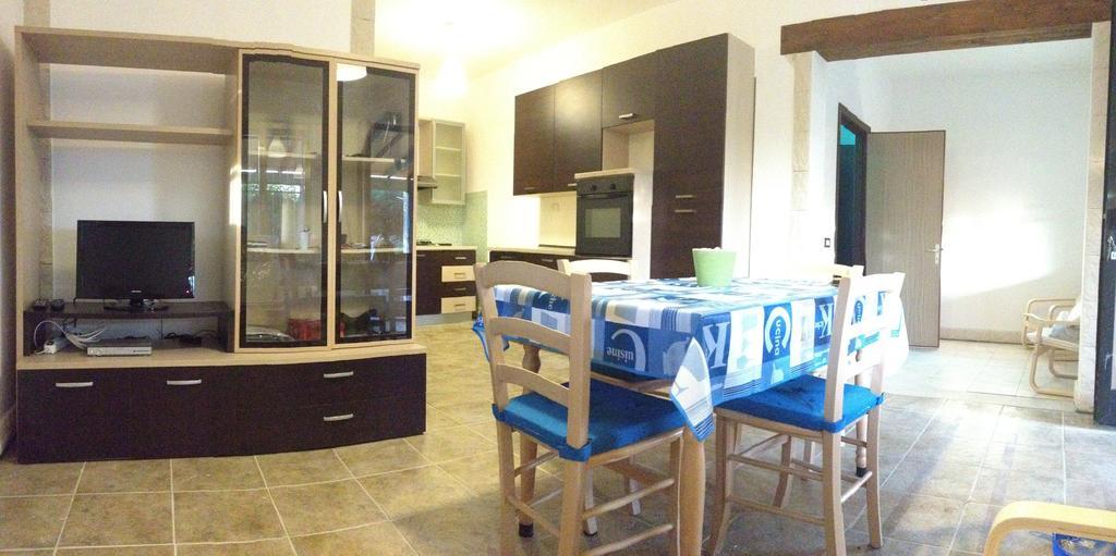 La Giara - Holiday Apartments サンピエリ 部屋 写真