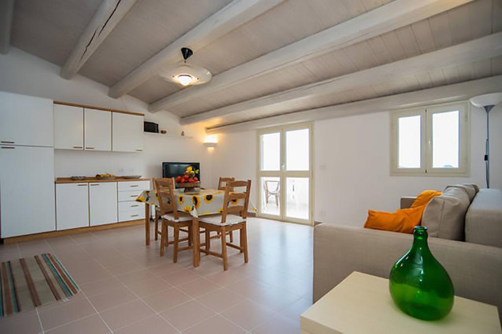La Giara - Holiday Apartments サンピエリ エクステリア 写真